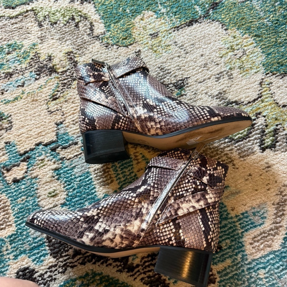 Michael Kors leather Snakeskin Ankle Boots - Picture 5 of 8